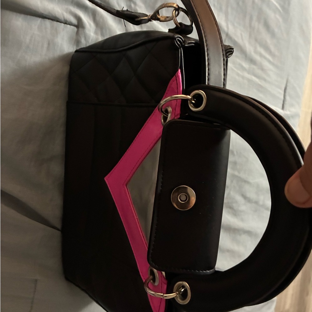 Disney Parks The Incredibles Edna Mode black and pink crossbody handbag - Picture 3 of 4
